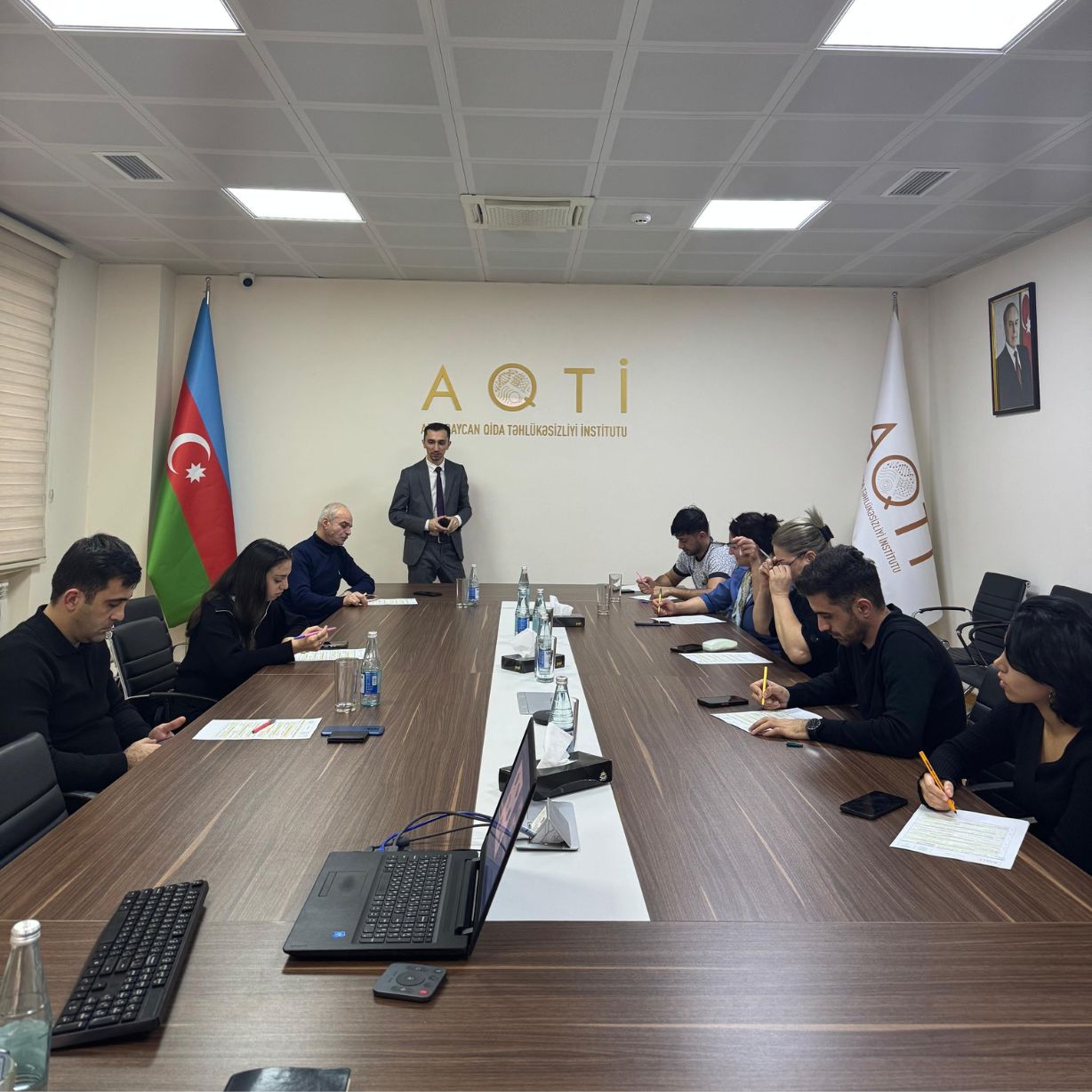 Sahibkarlar təmizlik və dezinfeksiya proseslərinin düzgün təşkili ilə bağlı məlumatlandırılıb