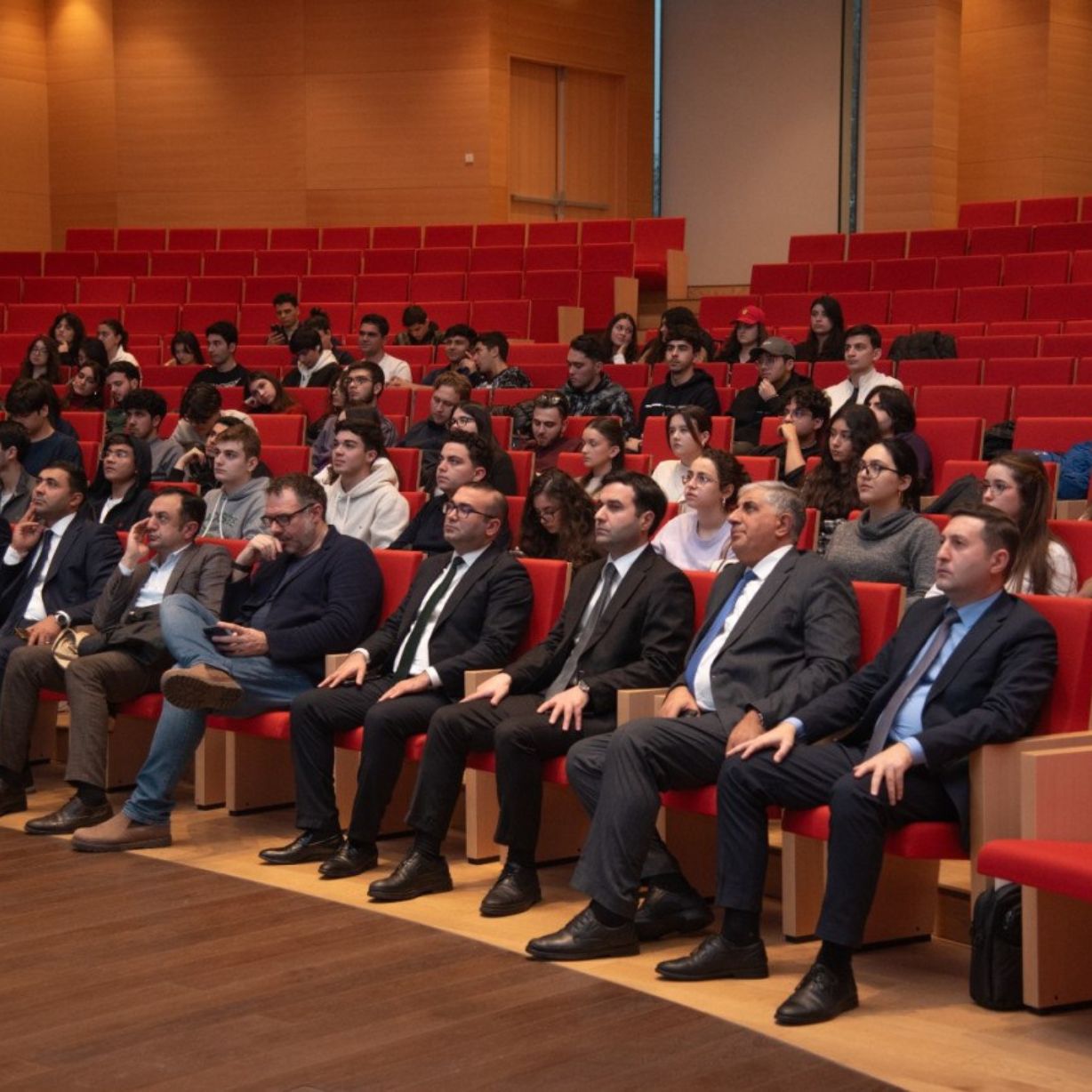 ADA Universitetinin tələbələri ilə görüş keçirilib