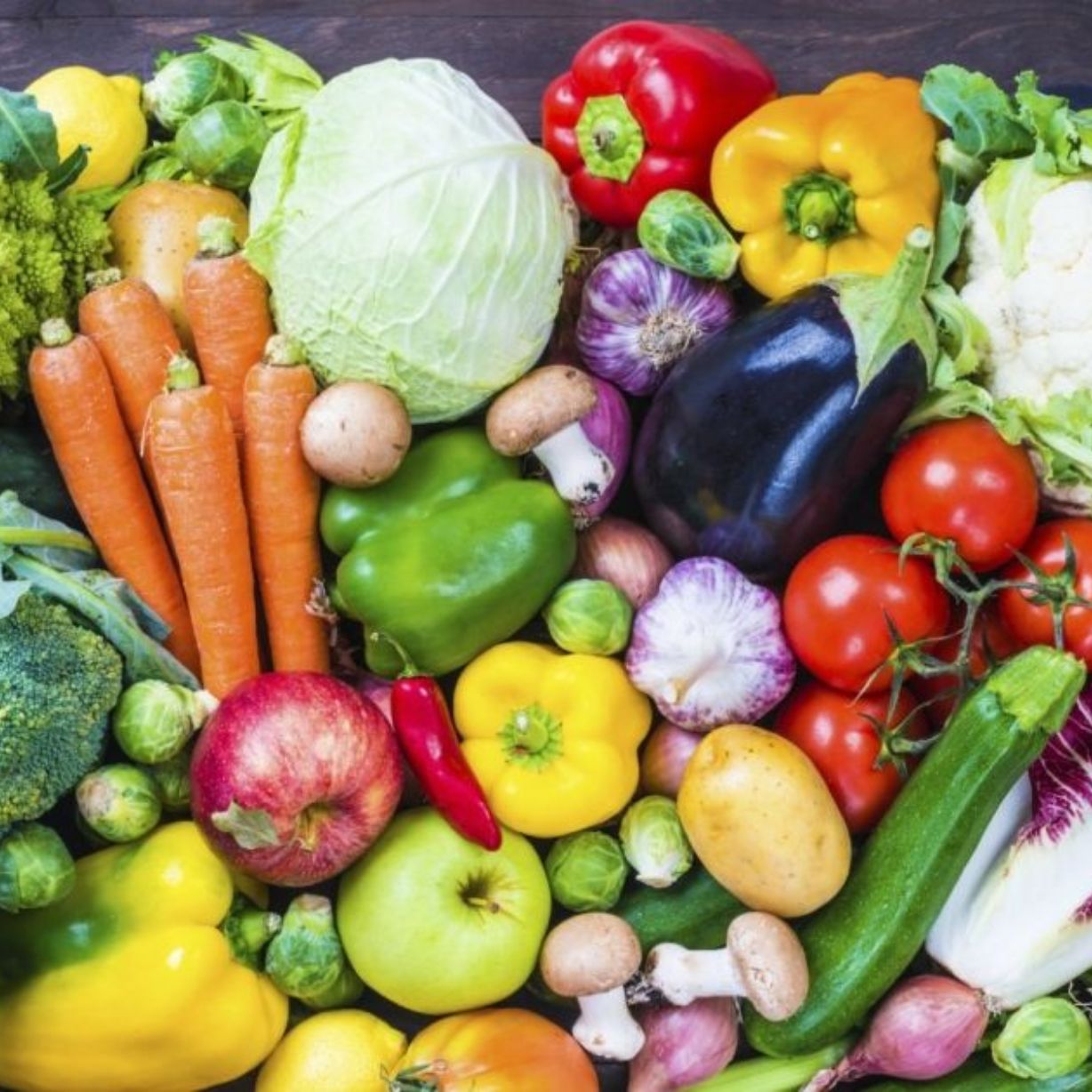 Qida mifləri: Tərəvəzlər çiy yoxsa bişmiş halda faydalıdır?