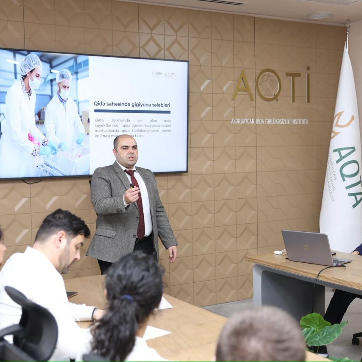 Qida ilə təmasda olan mütəxəssislər üçün növbəti təlim təşkil olunub