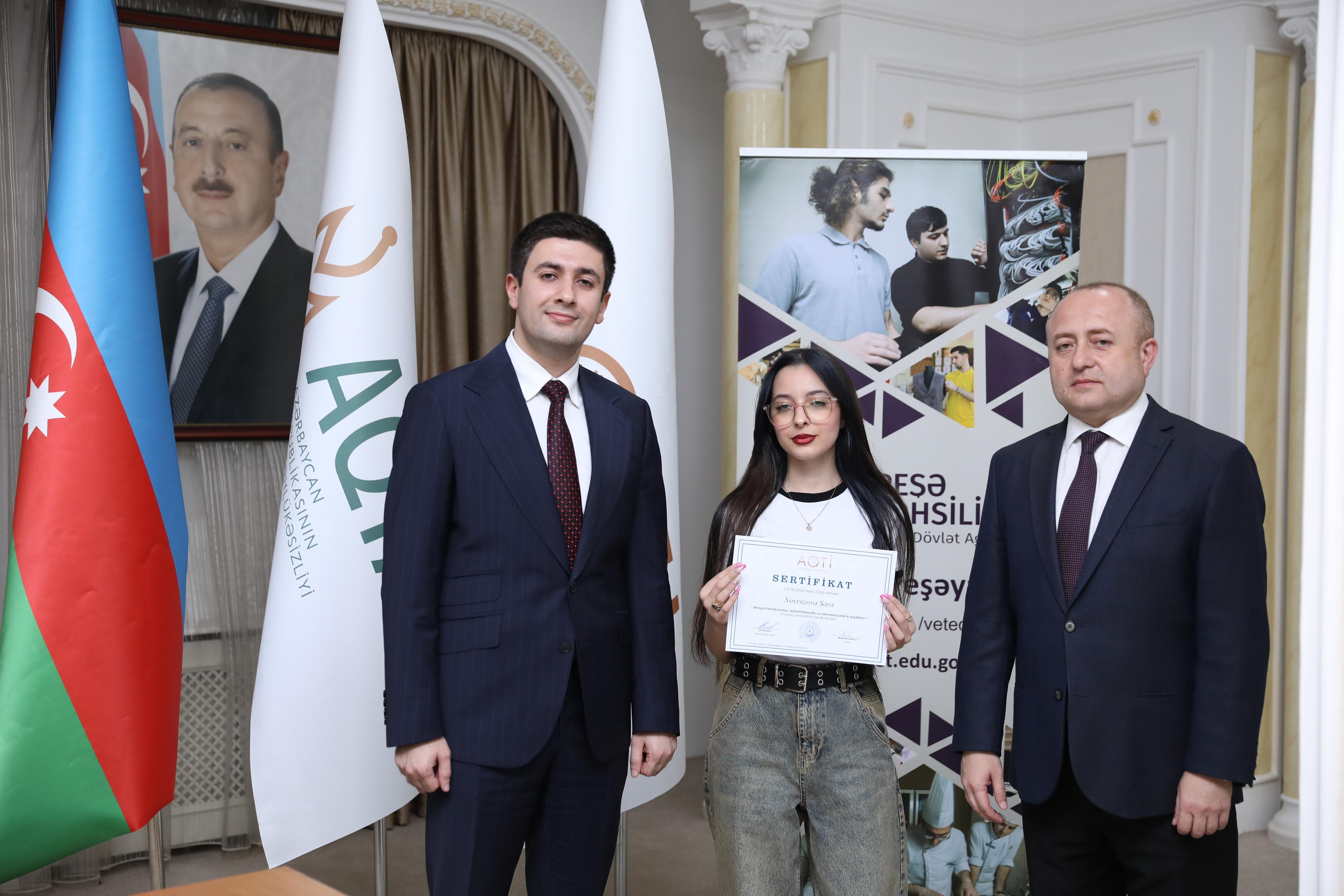 AQTİ-də peşə təhsili müəssisələrində təhsil alan tələbələrə sertifikatlar təqdim edilib