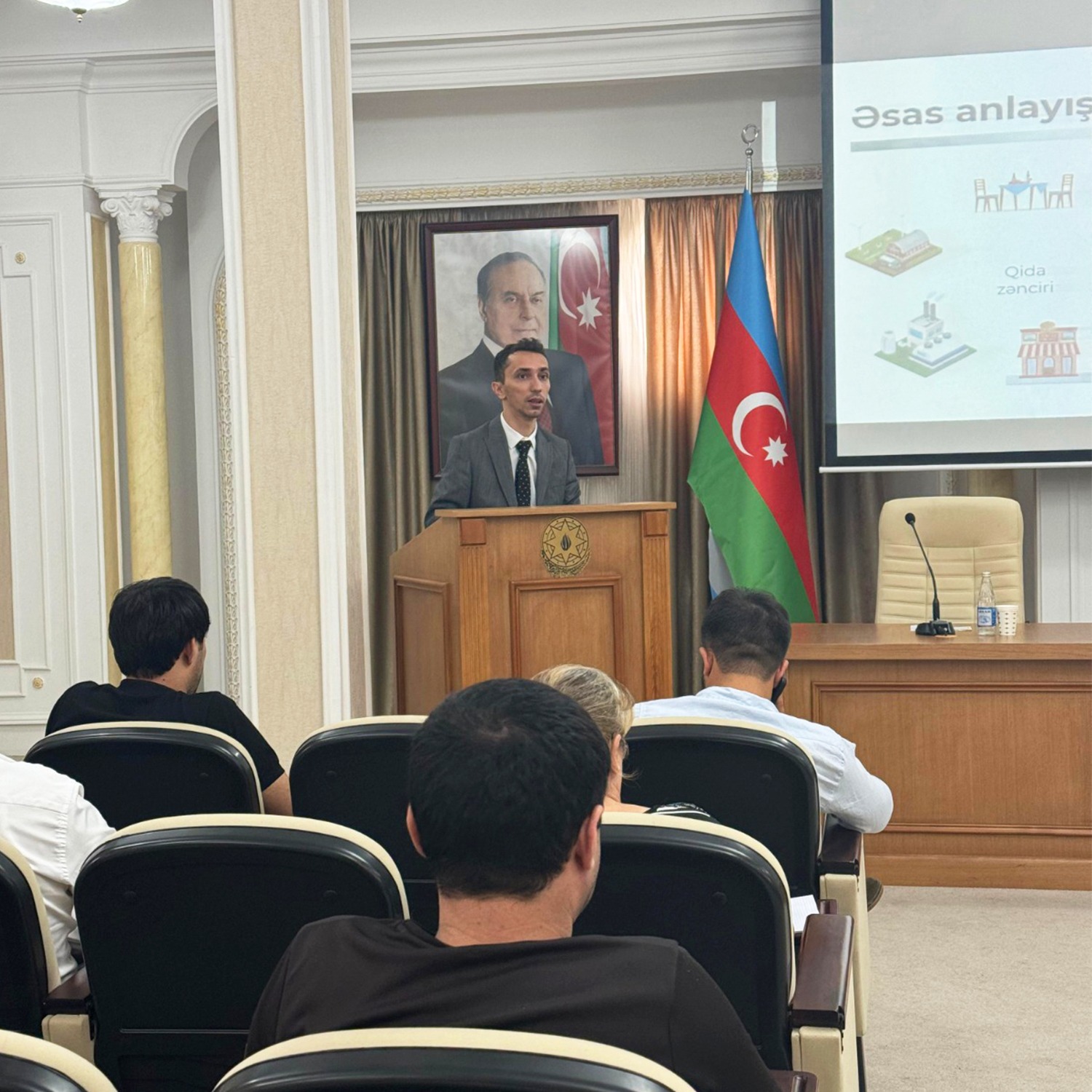 AQTİ-də “Qida sahəsində gigiyena tələbləri” mövzusunda növbəti təlim keçirilib