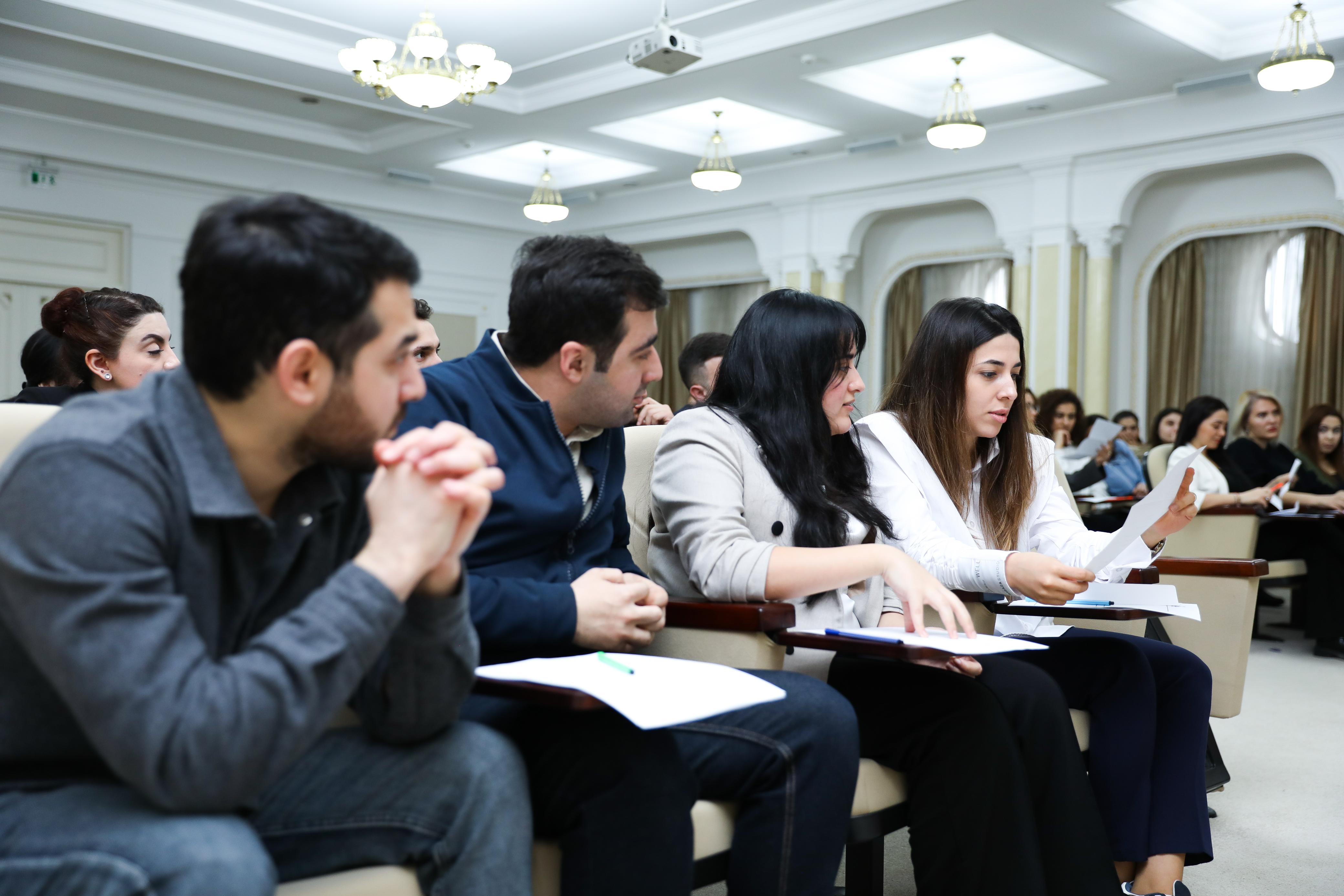 AQTİ-də “Təlimçilər üçün təlim” proqramı davam edir