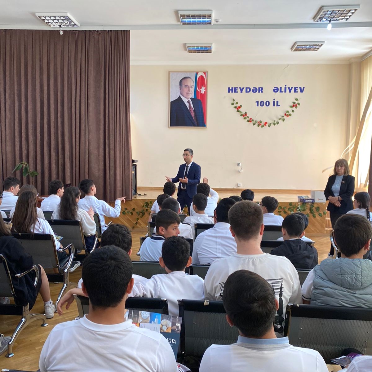 AQTİ mütəxəssisləri məktəbliləri sağlam qidalanma ilə bağlı məlumatlandırıb