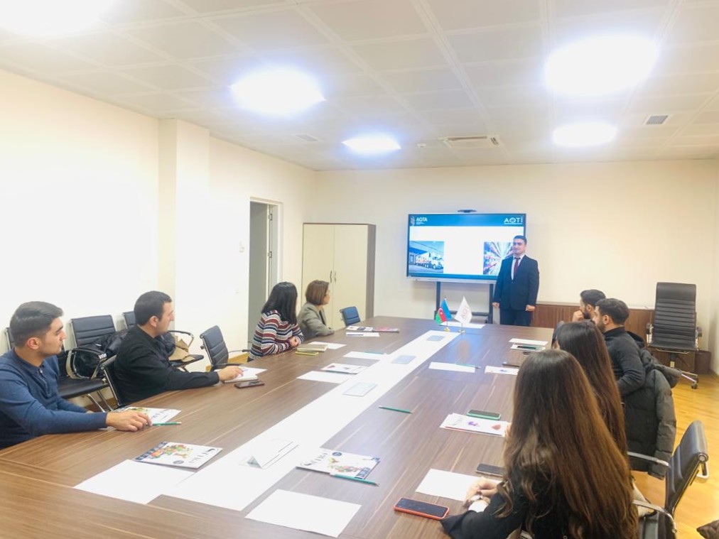 AQTİ sahibkarlıq subyektləri üçün təlimləri davam etdirir