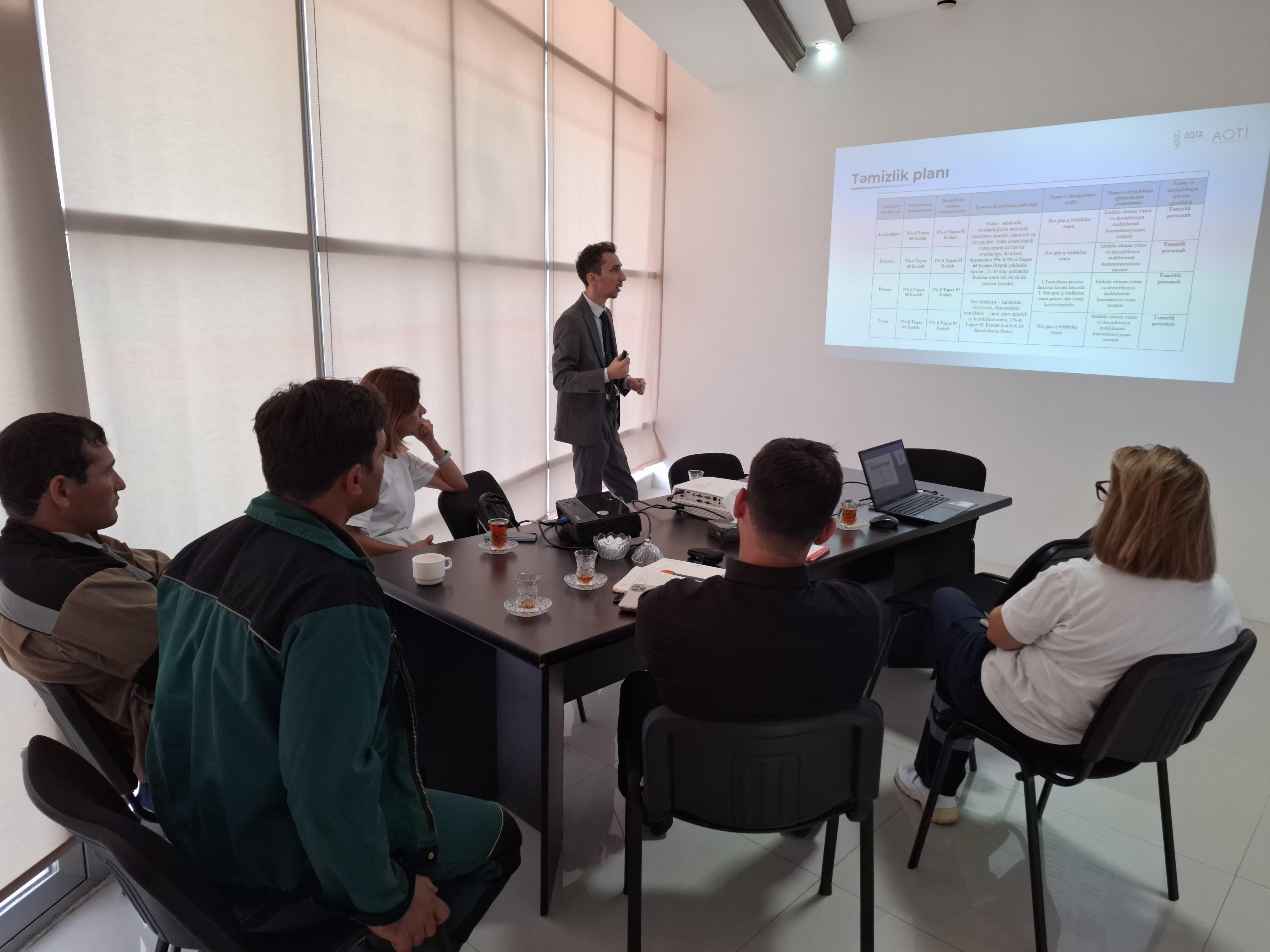 AQTİ süd emalı müəssisəsində təlim təşkil edib